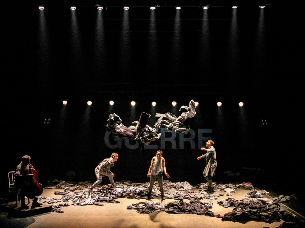 Du théâtre pour parler de la guerre aux jeunes