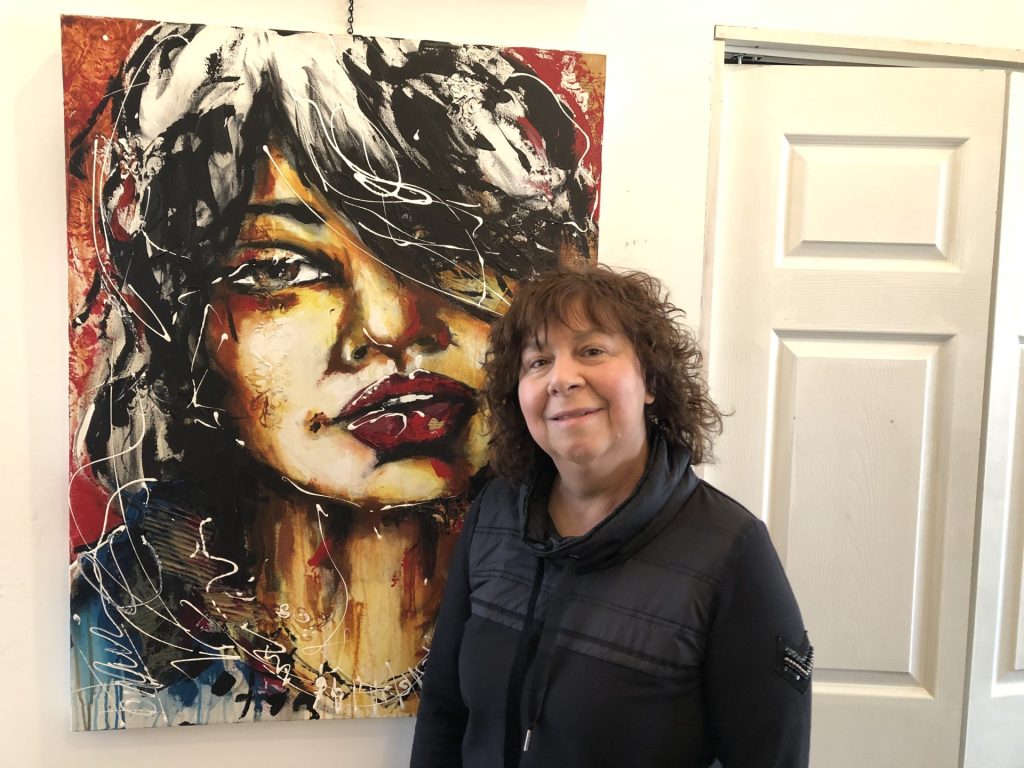 L’artiste de Buckingham Diane Fontaine récupère un tableau volé il y a huit ans