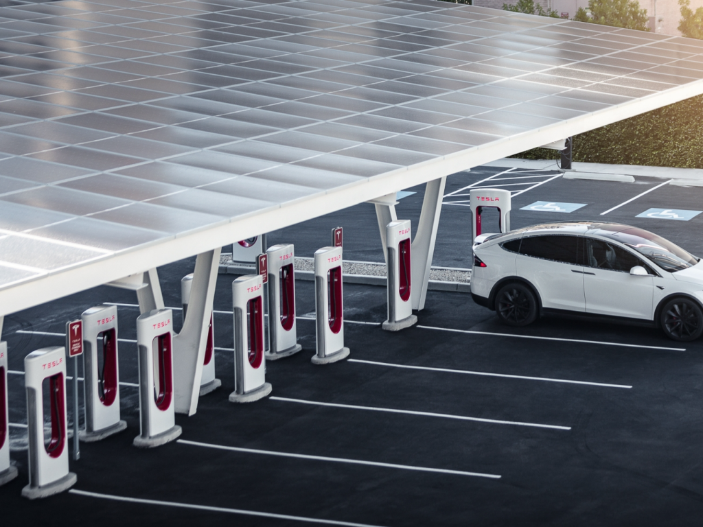Les Superchargeurs Tesla passent à la facturation au kilowattheure